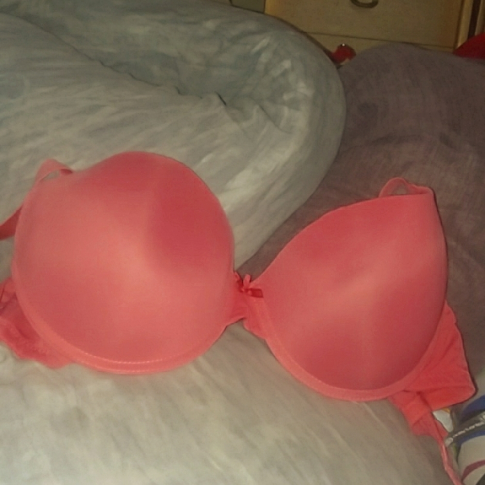 Electric peach 38D daisy Fuentes bra